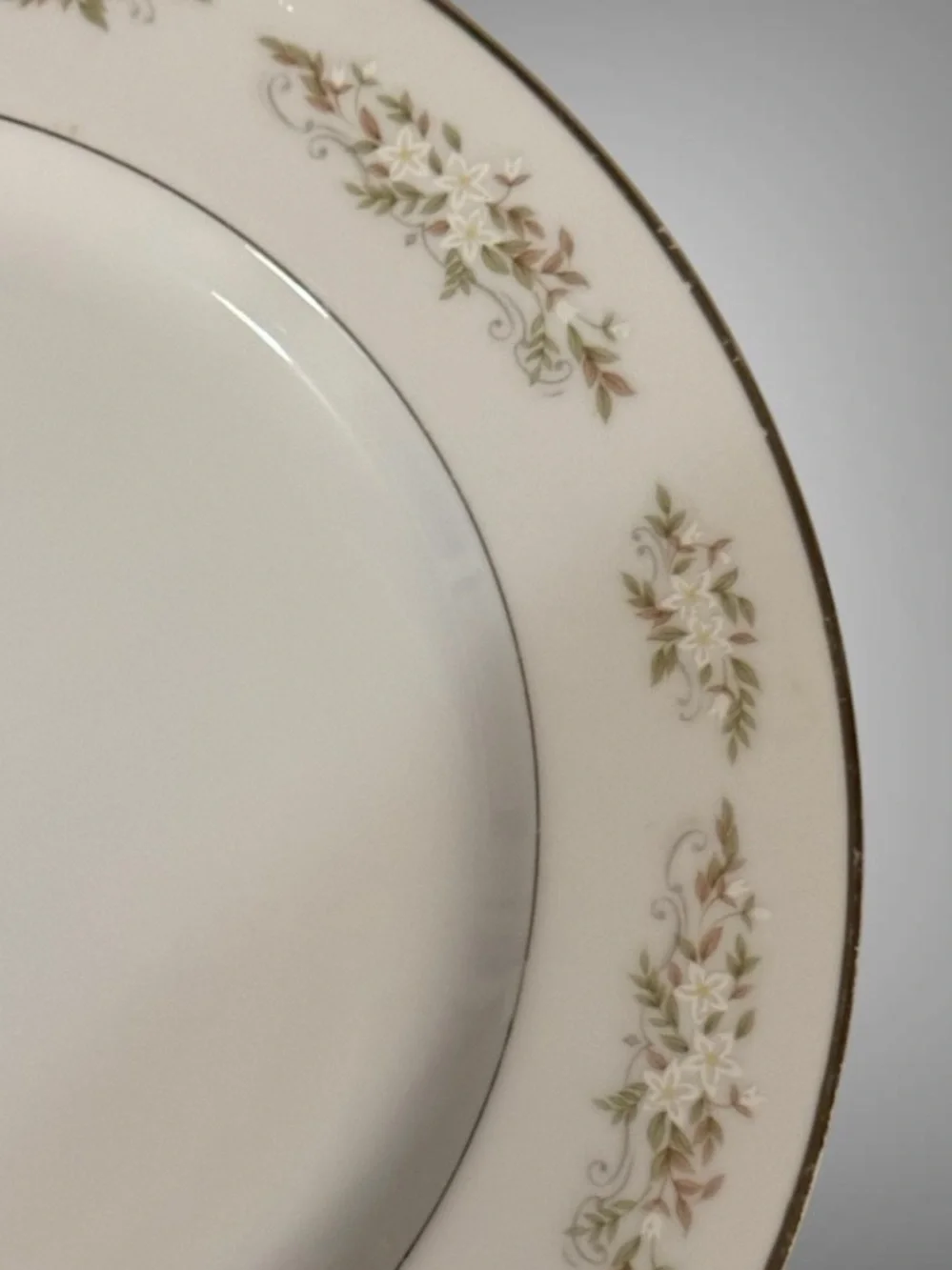 VINTAGE INTERNATIONAL SILVER CO PLATE